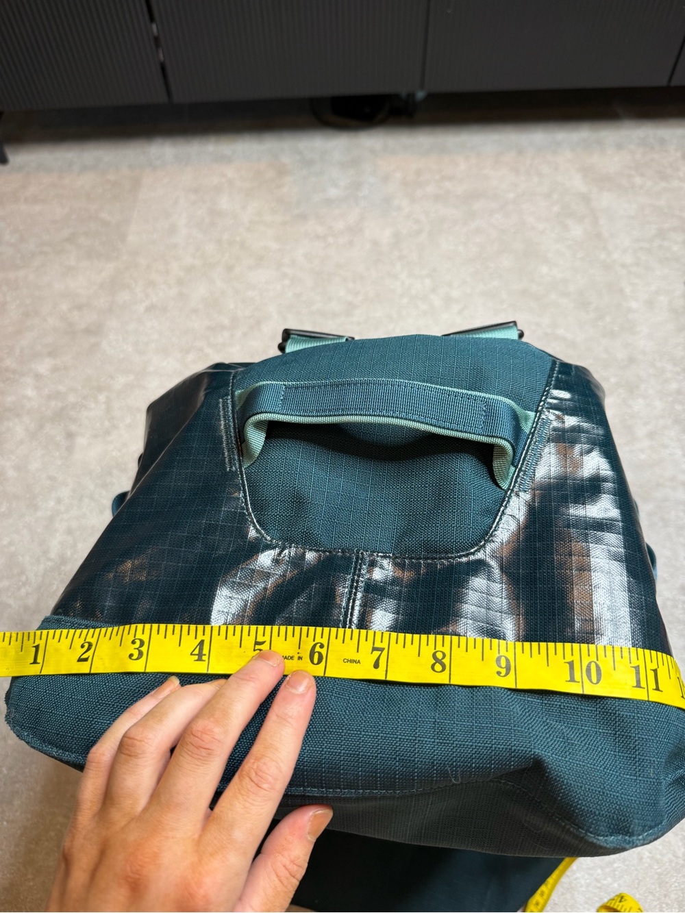 Patagonia Black Hole Duffle 60L in blue teal waterproof hiking camping backpack - Picture 15 of 16